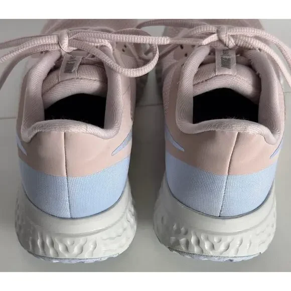 Nike Size 8 Women's REVOLUTION 5 Athletic Shoes Sneakers Pink - Picture 5 of 6